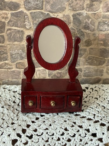 Dolls house scale - dolls,