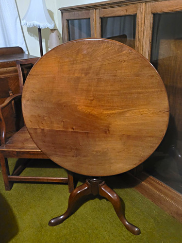 Antique mahogany tripod tilt - mahogany,