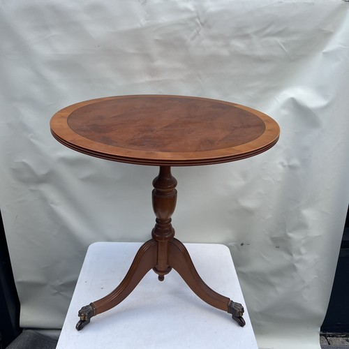 Round wooden side table - side,