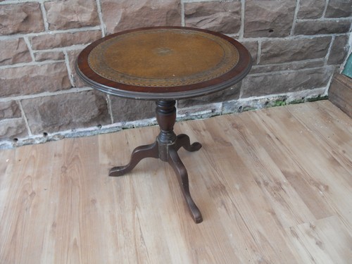 Vintage round tripod wooden - tripod,