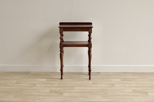 Mahogany side table with - table,